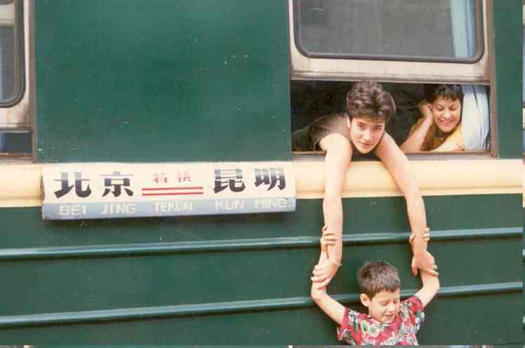 1988 08 001 viatge en tren a Yunnan